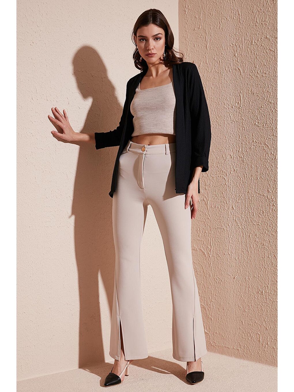 Siyah Yakası Ve Kolu Katlı Gofre Kimono Hırka 5864974-1