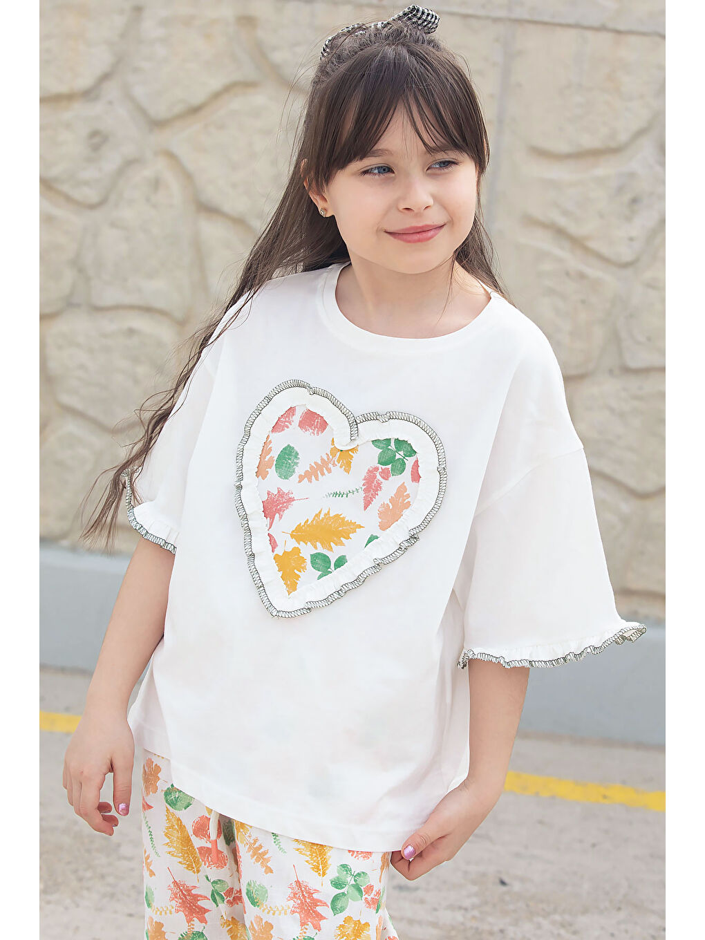 Ekru Yaprak Desenli Pantolonlu Oversize Tişörtlü Kız Takım 20228-1