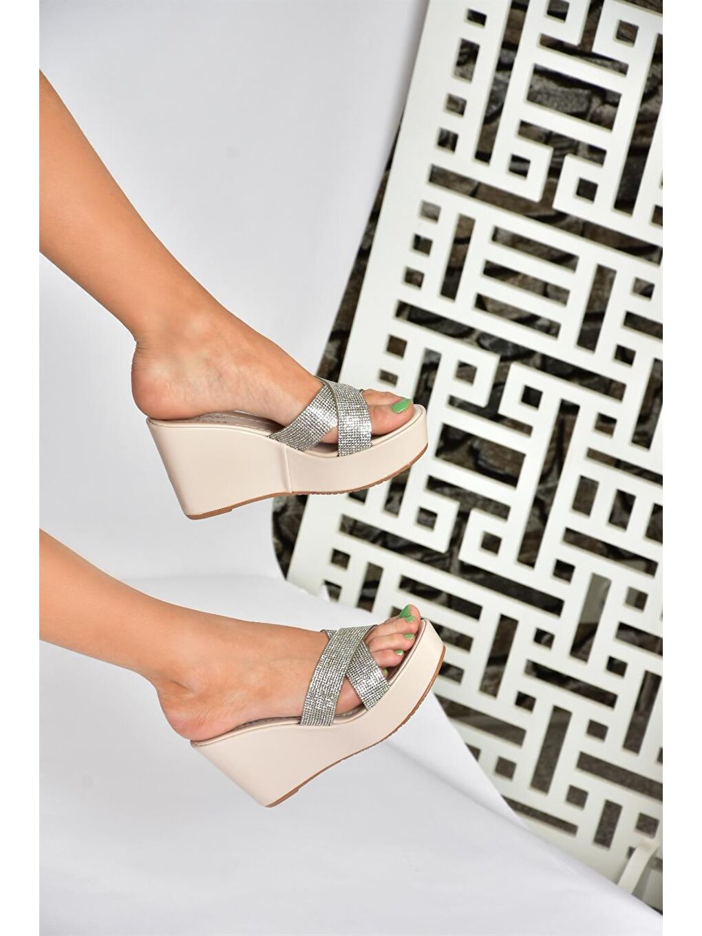 P572282109 Bej Kadın Terlik-3