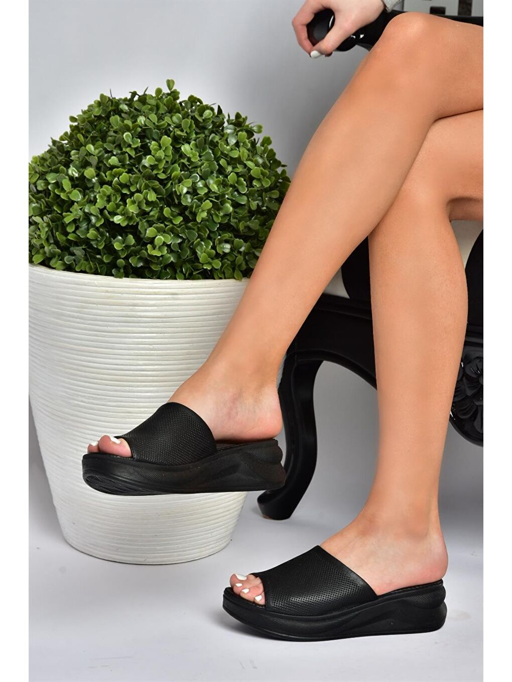 P713330409 Siyah Kadın Terlik-1