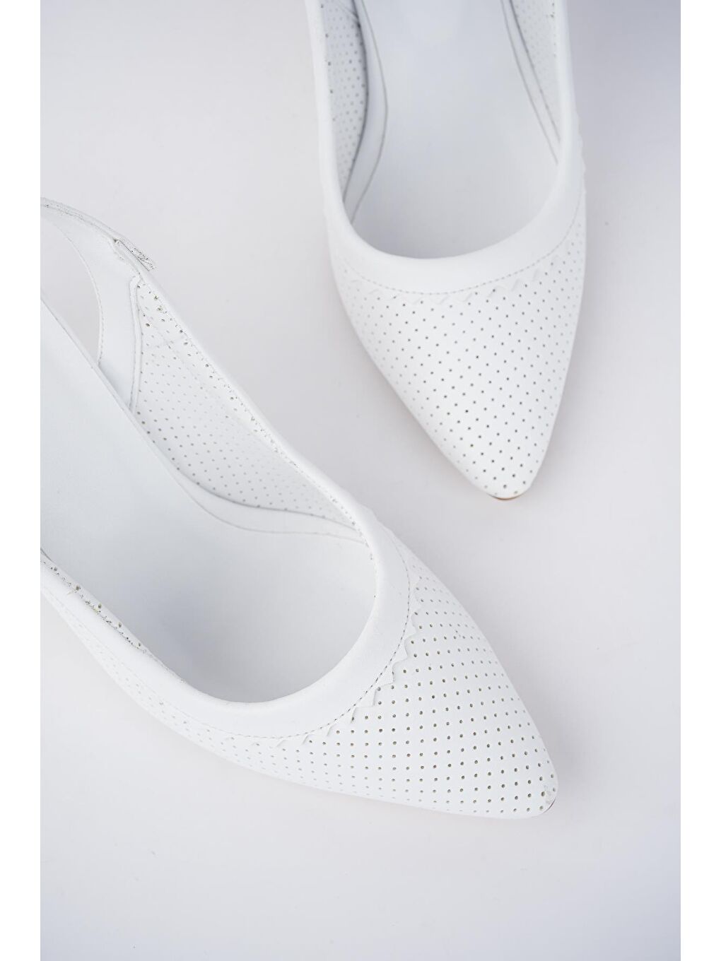 Beyaz Matiz  Kadın Arkası Açık Klasik Günlük Tarz Şık ve Rahat Topuklu Ayakkabı-3