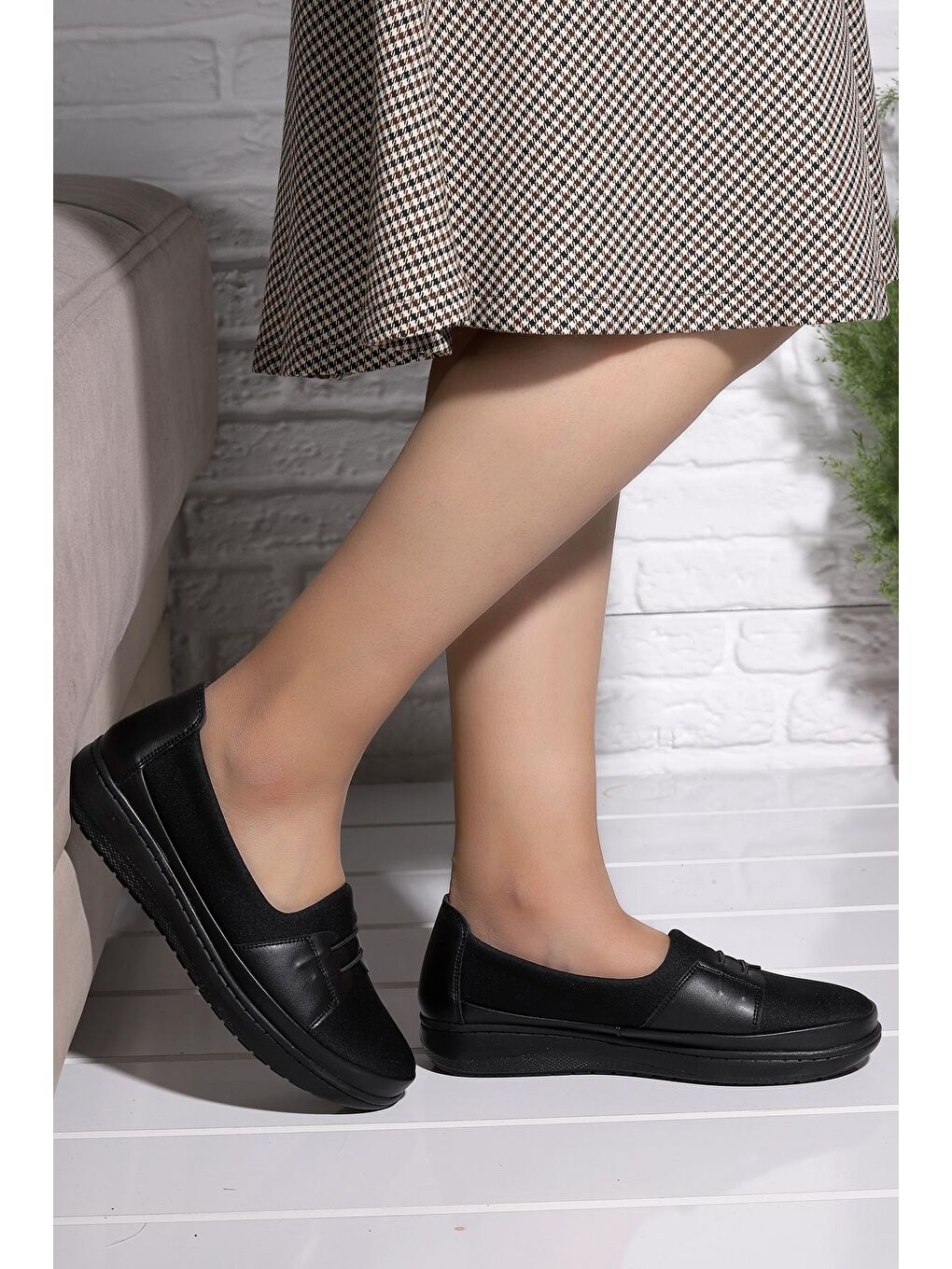 Siyah Büyük Numara Rahat Konfor Özel Topuk Jeli Anne Günlük Ayakkabı P 69-1