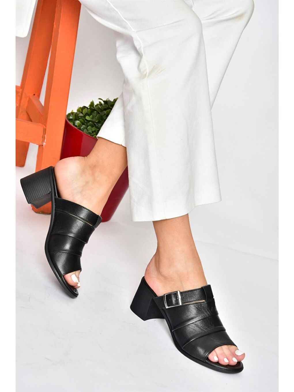 P555450903 Siyah Kadın Terlik-1