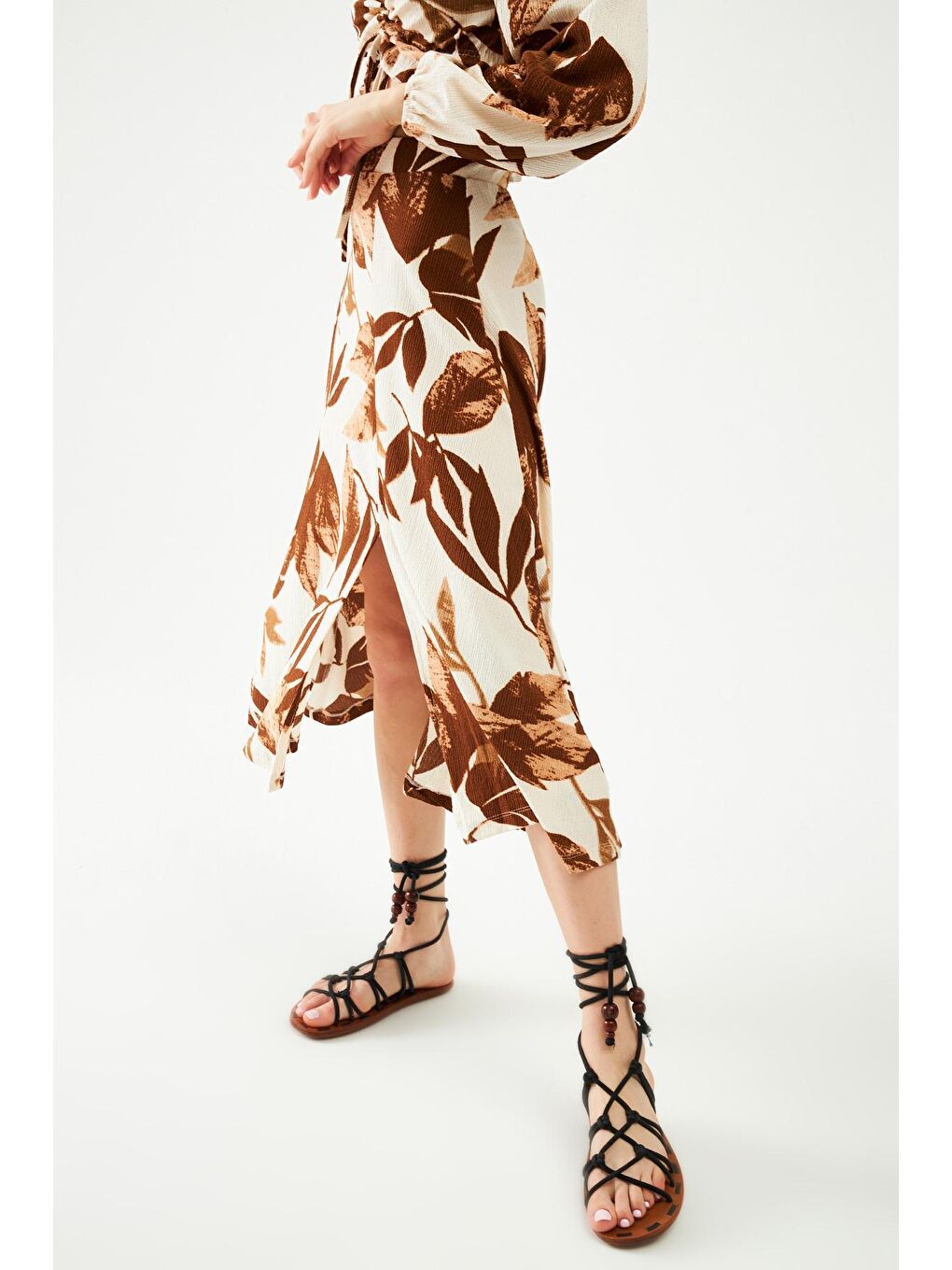 Kahverengi Kadın Kahve Crop Madonna Yaka Yaprak Desen Midi Boy Etekli Takım-4