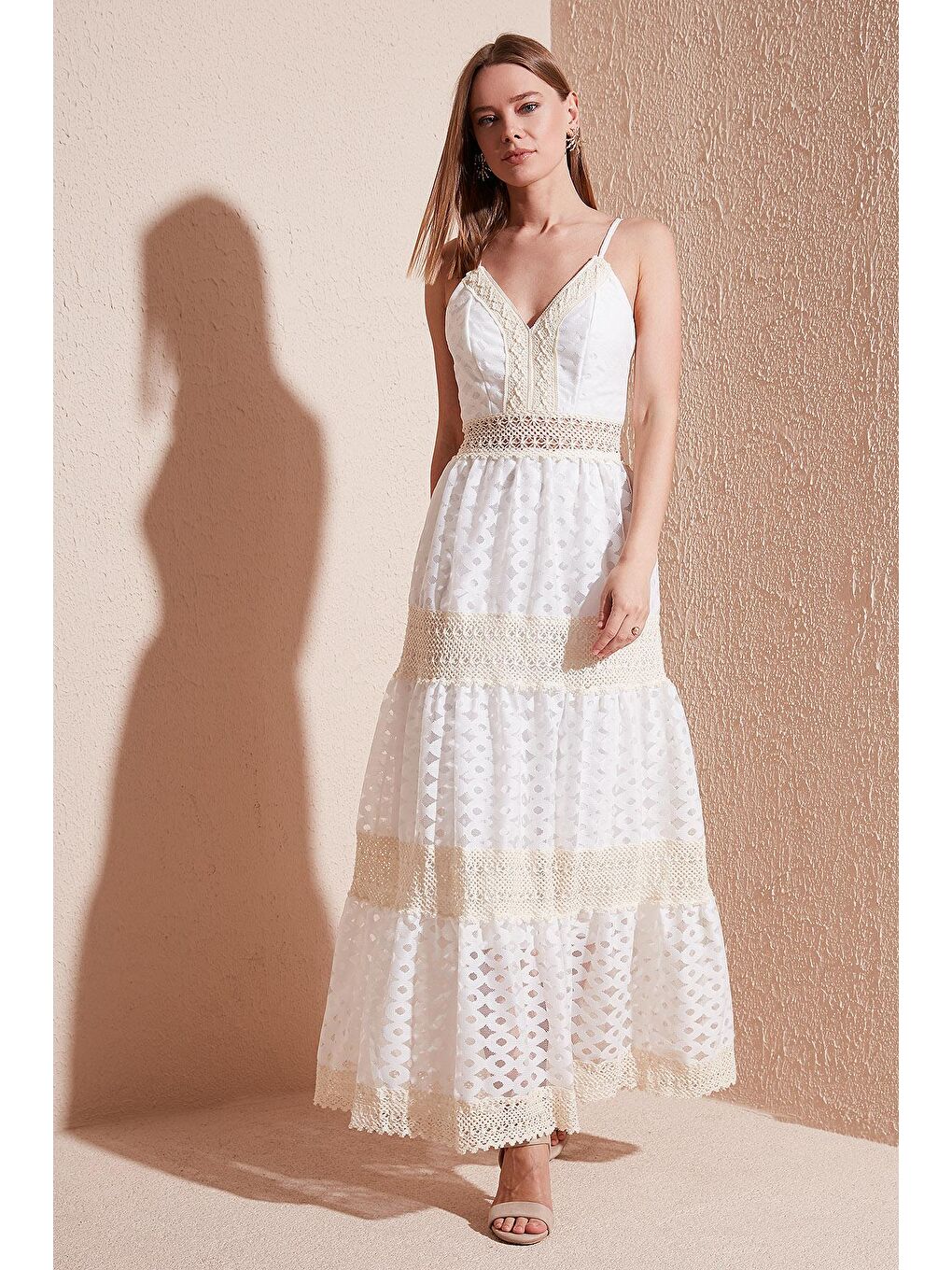 Ekru Pamuklu Güpürlü İp Askılı Astarlı Anvelop Uzun Elbise 6532196-1