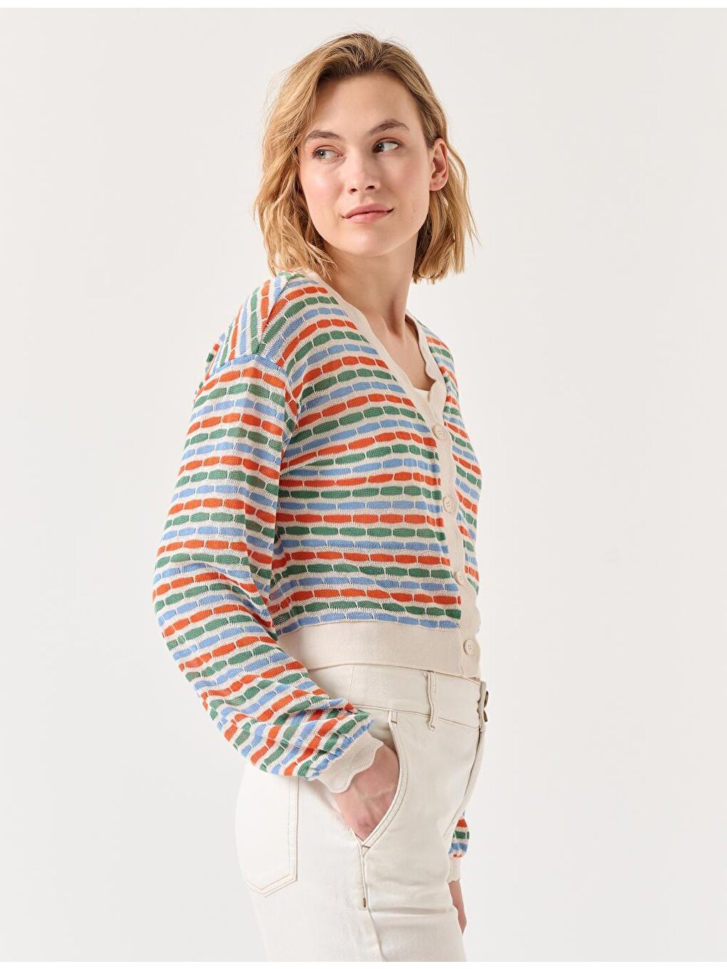 Beyaz V Yaka Uzun Kollu Çizgi Desenli Örme Hırka-2