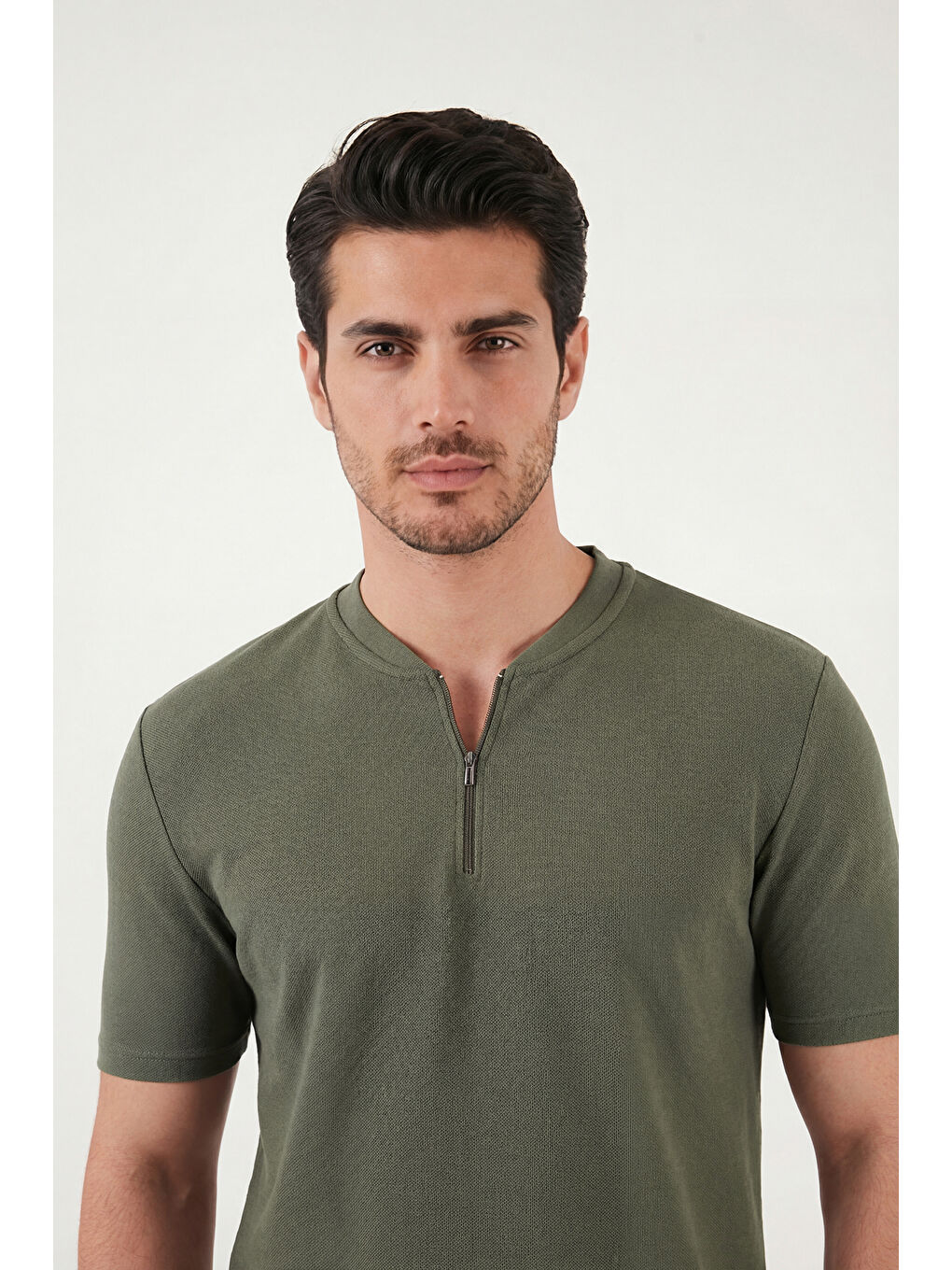 Haki Pamuklu Regular Fit Yarım Fermuarlı %100 Pamuk Tişört 5902653-5