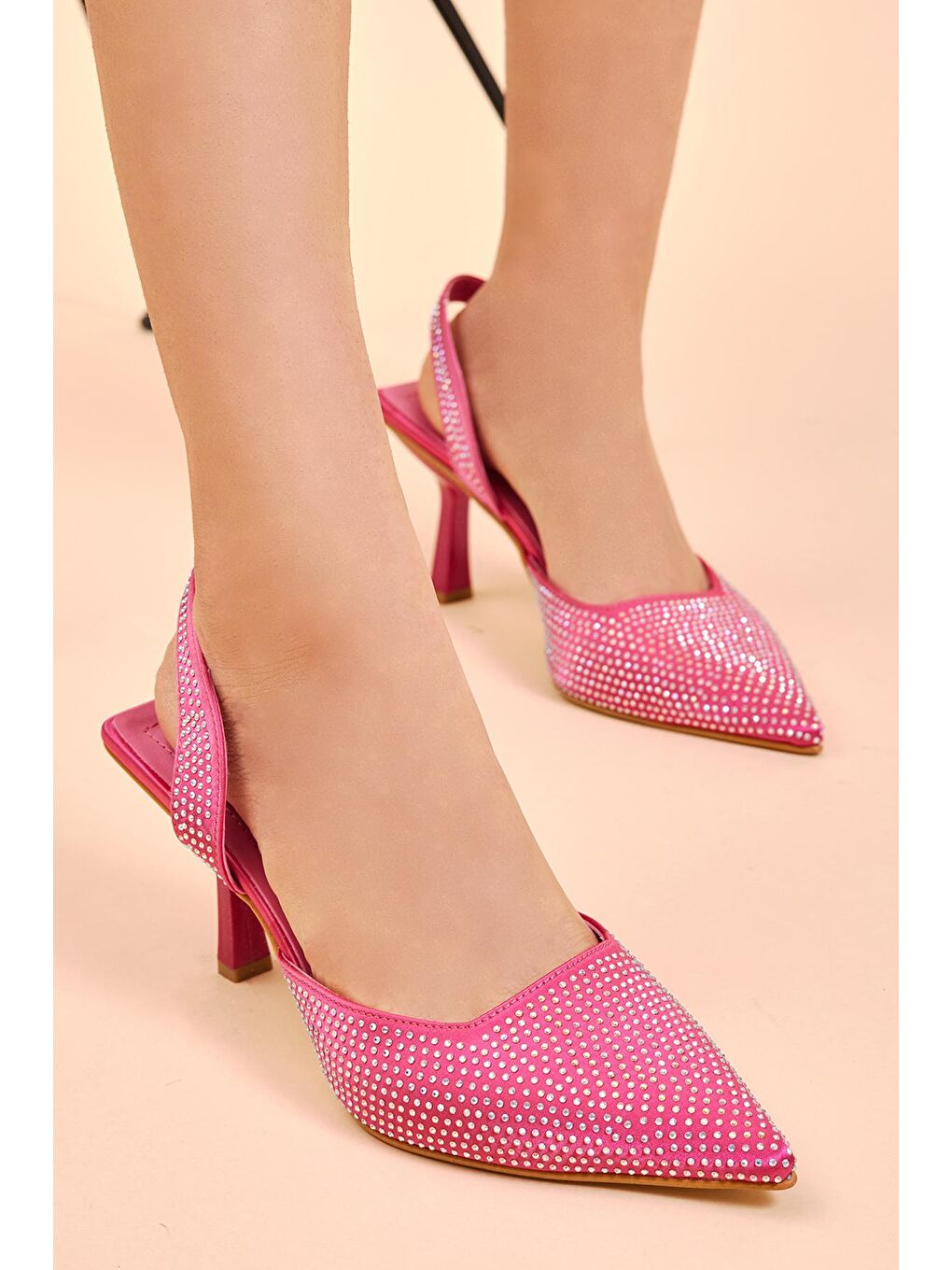 Kadın Fuşya Gecce Serisi Taş İşlemeli Sivri Burunlu Topuklu Ayakkabı