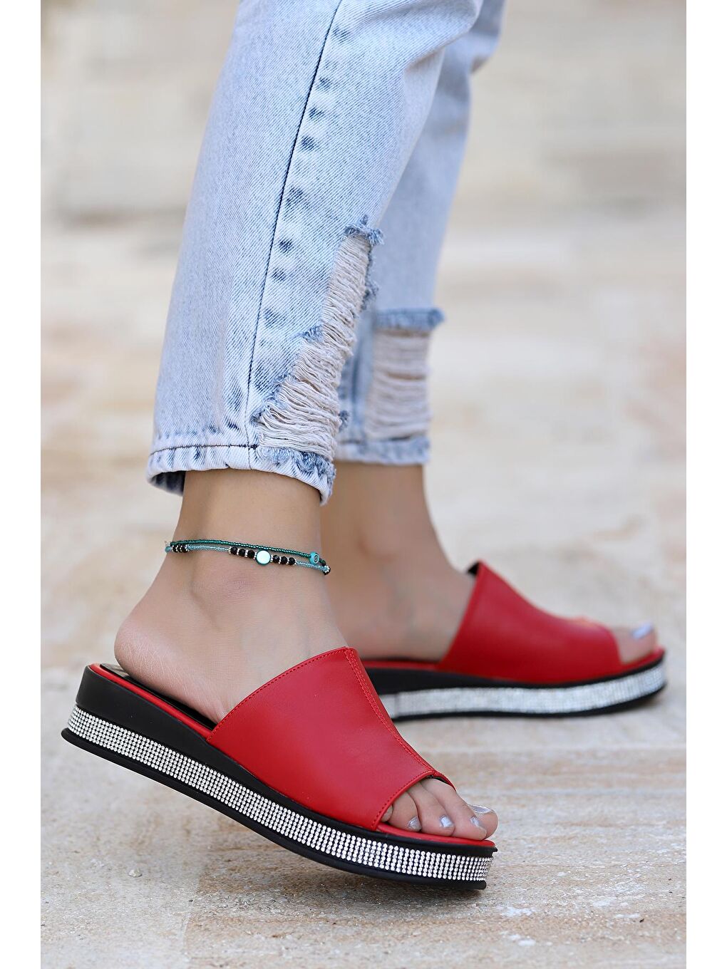 Kırmızı Taşlı Günlük Kadın Terlik Plt 158