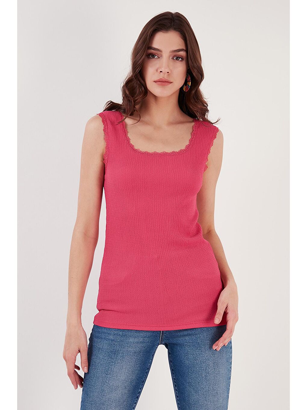 Lela Fuşya Slim Fit Kalın Askılı Dantelli Kare Yaka Bürümcük Kadın Atlet 5864979 - 2