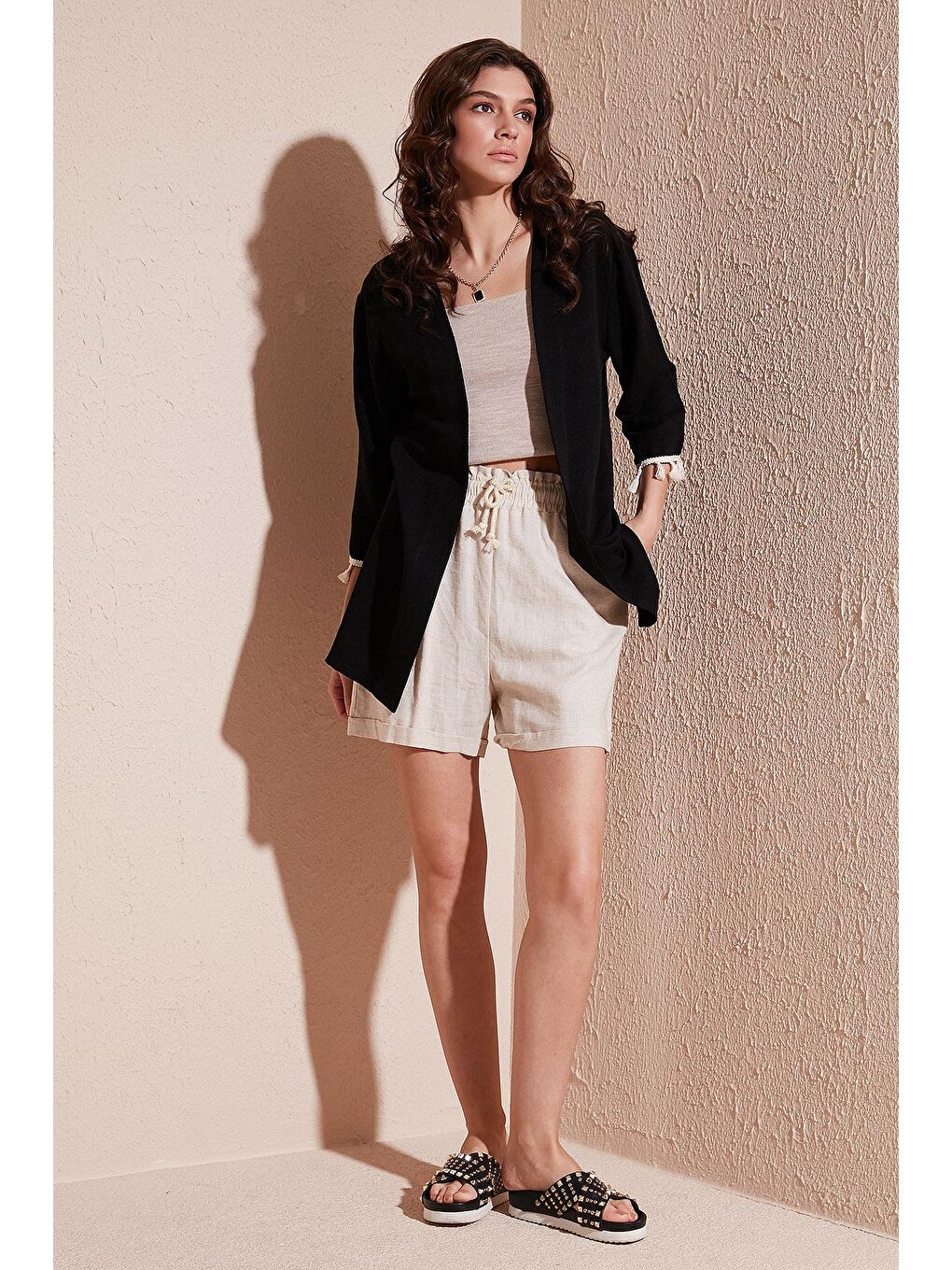 Siyah Pamuk ve Keten Karışımlı Püskül Detaylı Regular Fit Uzun Kimono Hırka 5865036-1