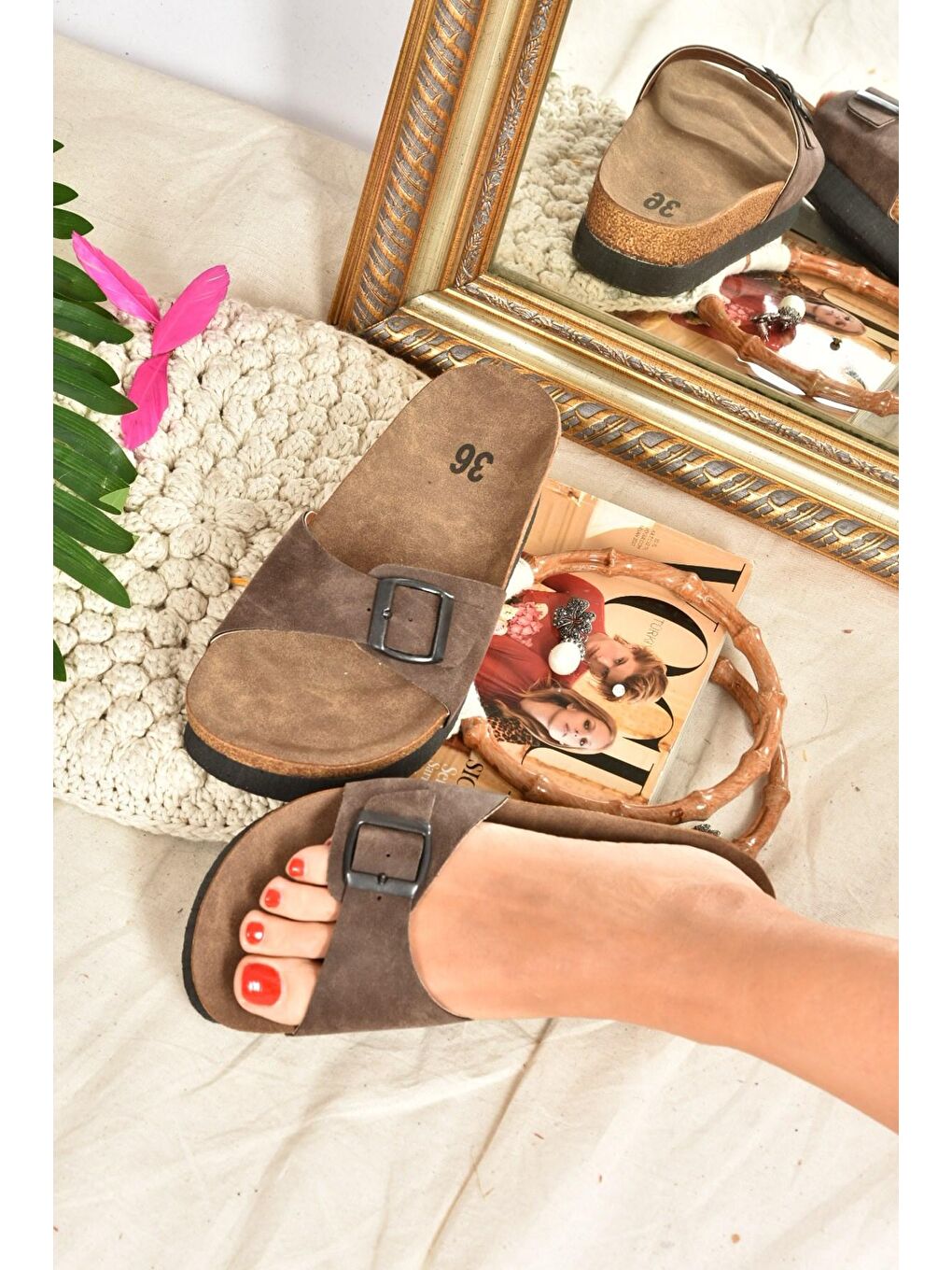 D777824402 Kahverengi Kadın Terlik