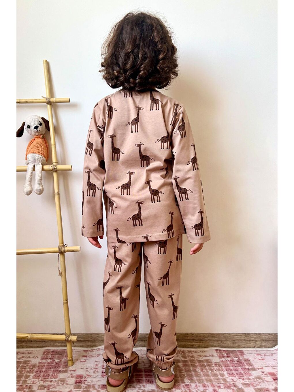 Bej Erkek Çocuk Pijama Takımı Sevimli Zürafa Desenli Vizon (4 Yaş)-2
