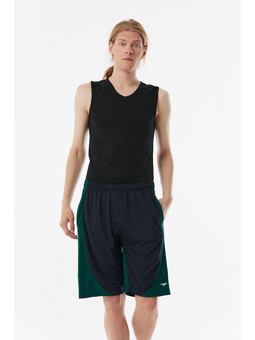 Yeşil Renk Bloklu Beli Bağlamalı Şort