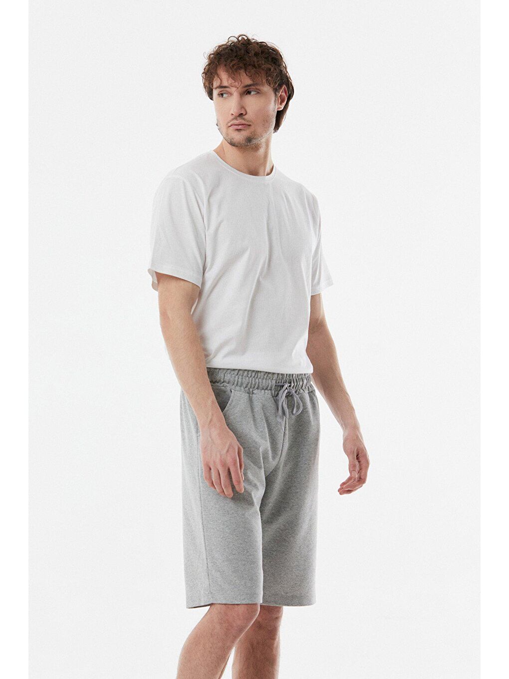 Gri Beli Bağcıklı Cepli Şort-1