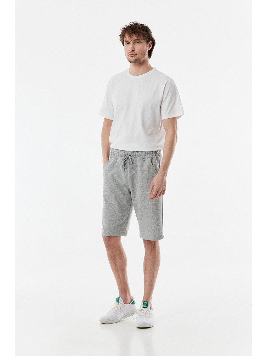 Gri Beli Bağcıklı Cepli Şort-3