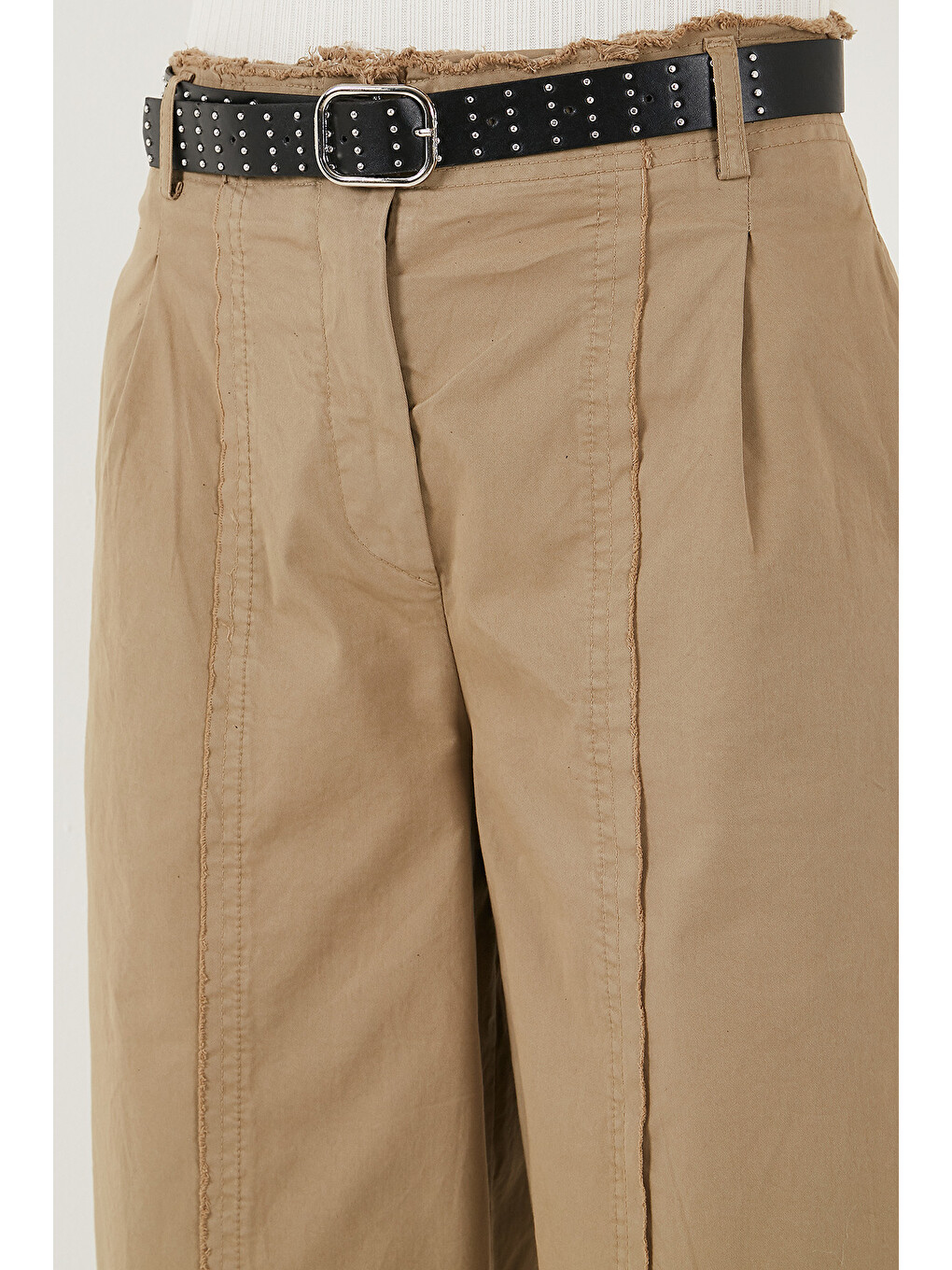 Haki Pamuklu Relaxed Fit Geniş Paça Dikiş Detaylı Kemerli Pantolon 68351208-3
