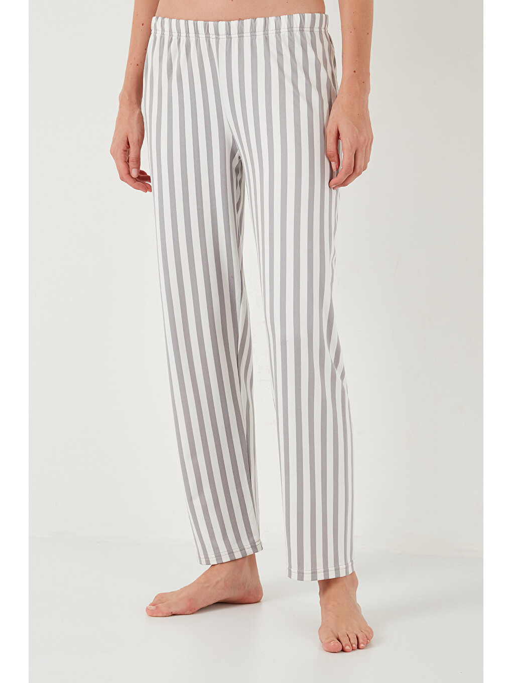 Gri Regular Fit Desenli Bisiklet Yaka Kadın Pijama Takımı 65719102-5