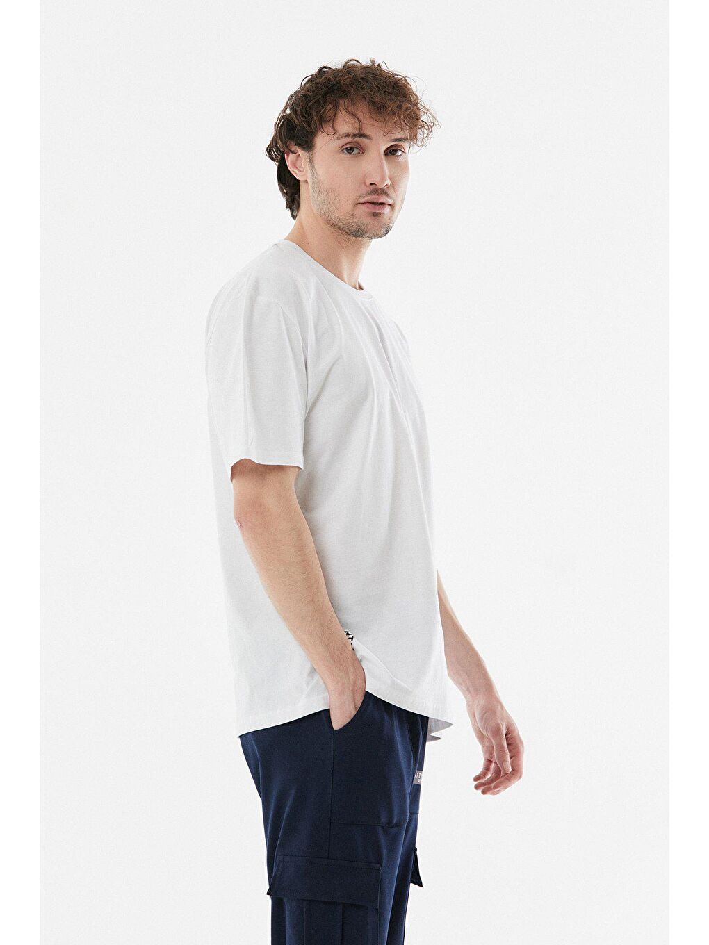 Beyaz Arkası Baskılı Bisiklet Yaka Oversize Tişört-1