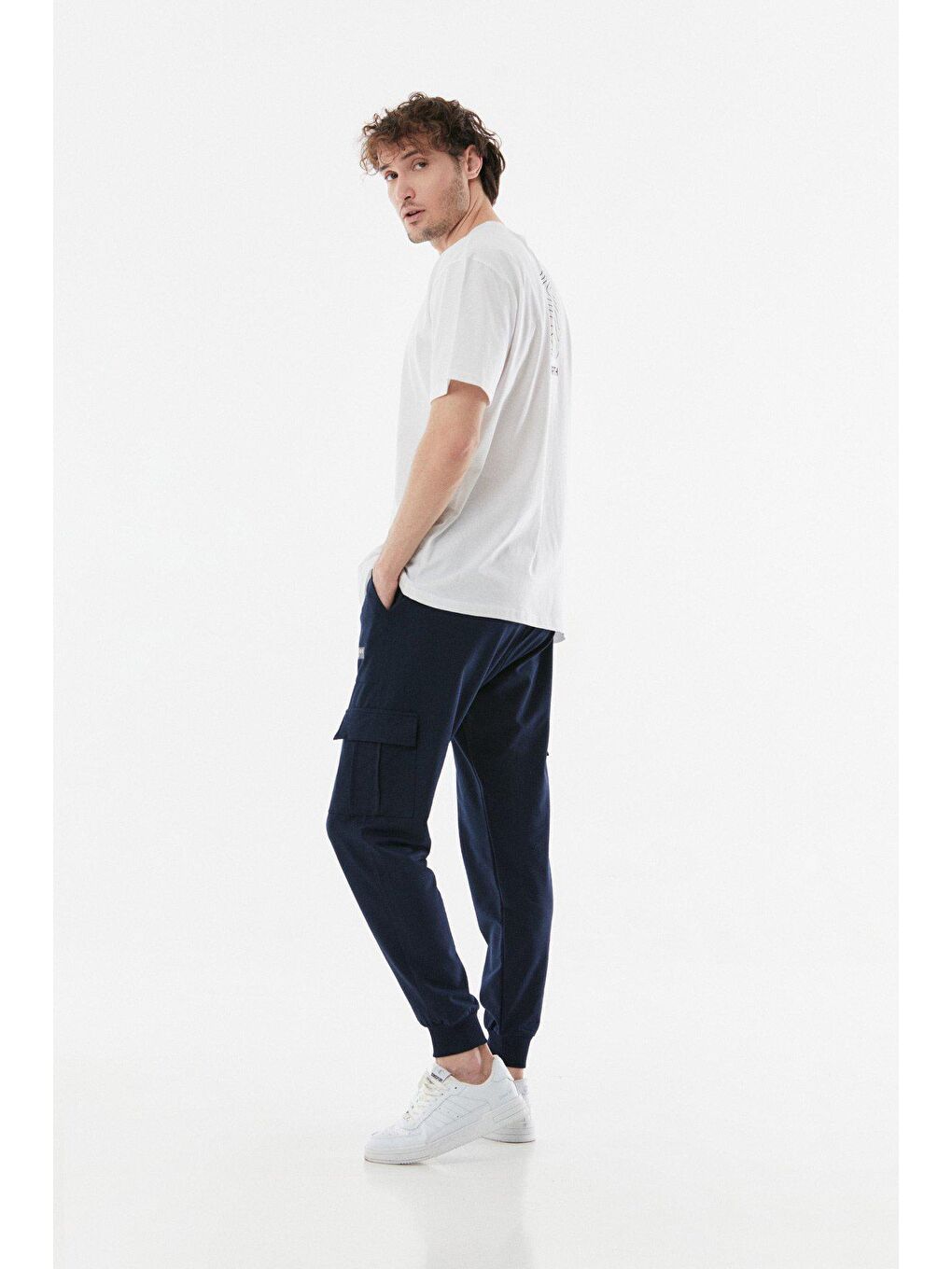 Beyaz Arkası Baskılı Bisiklet Yaka Oversize Tişört-3