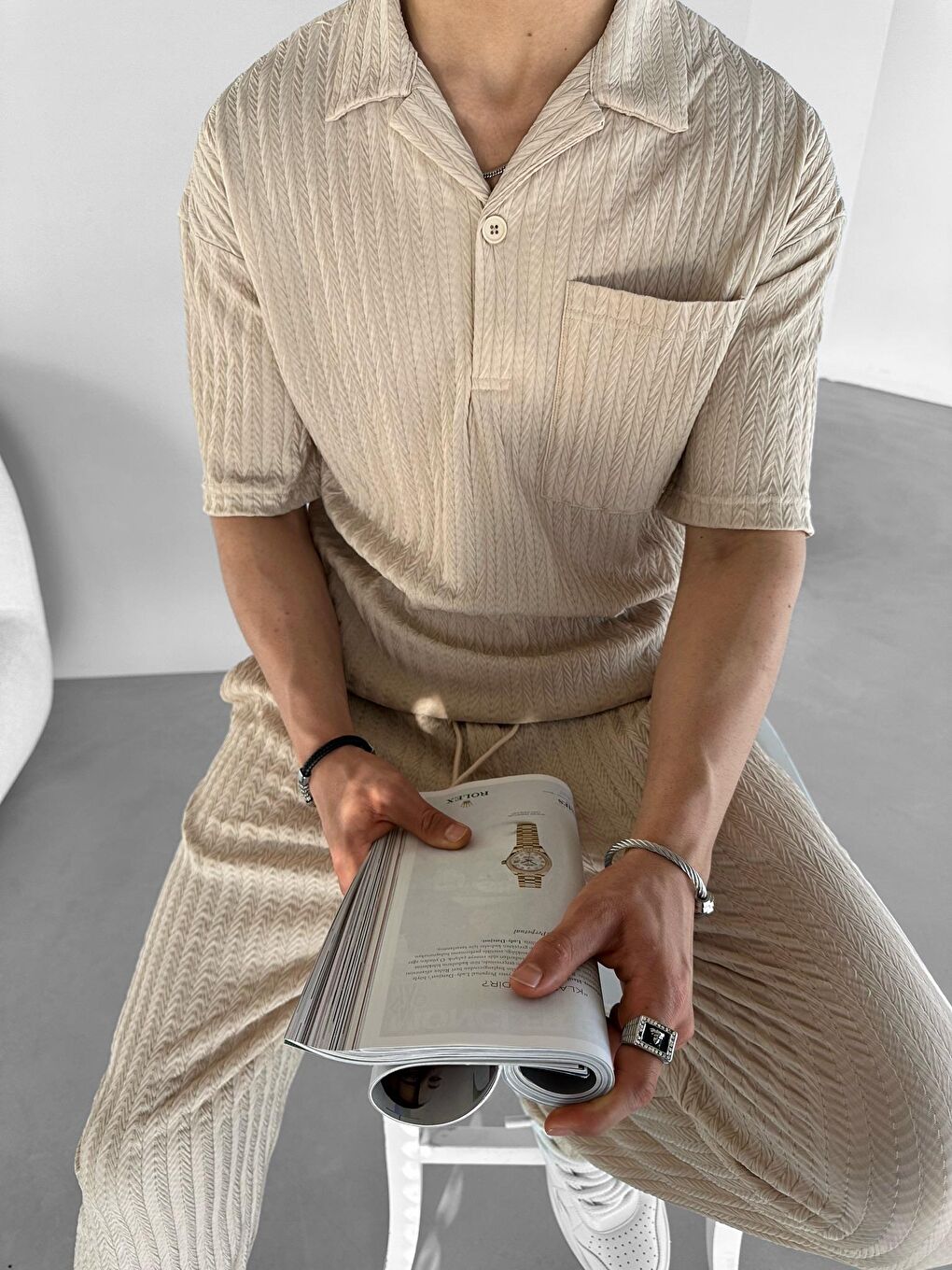 Erkek Oversize Önü Cepli Desenli Yarım Pat Küba Yaka T-Shirt Bej