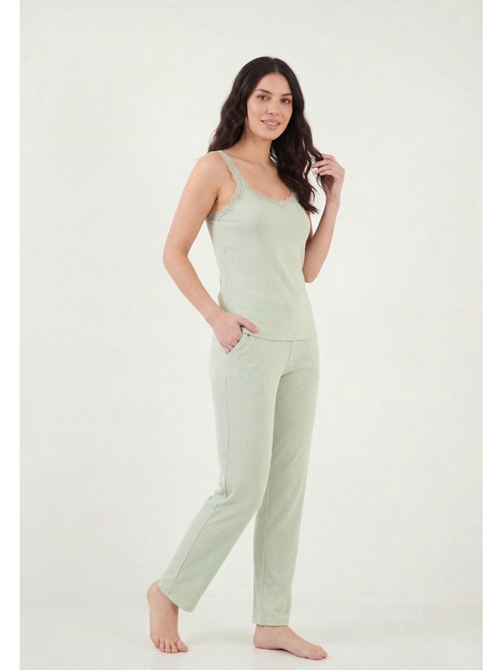Yeşil Regular Fit Güpür Detaylı Askılı Yuvarlak Yaka Kadın Pijama Takımı 65770822-2