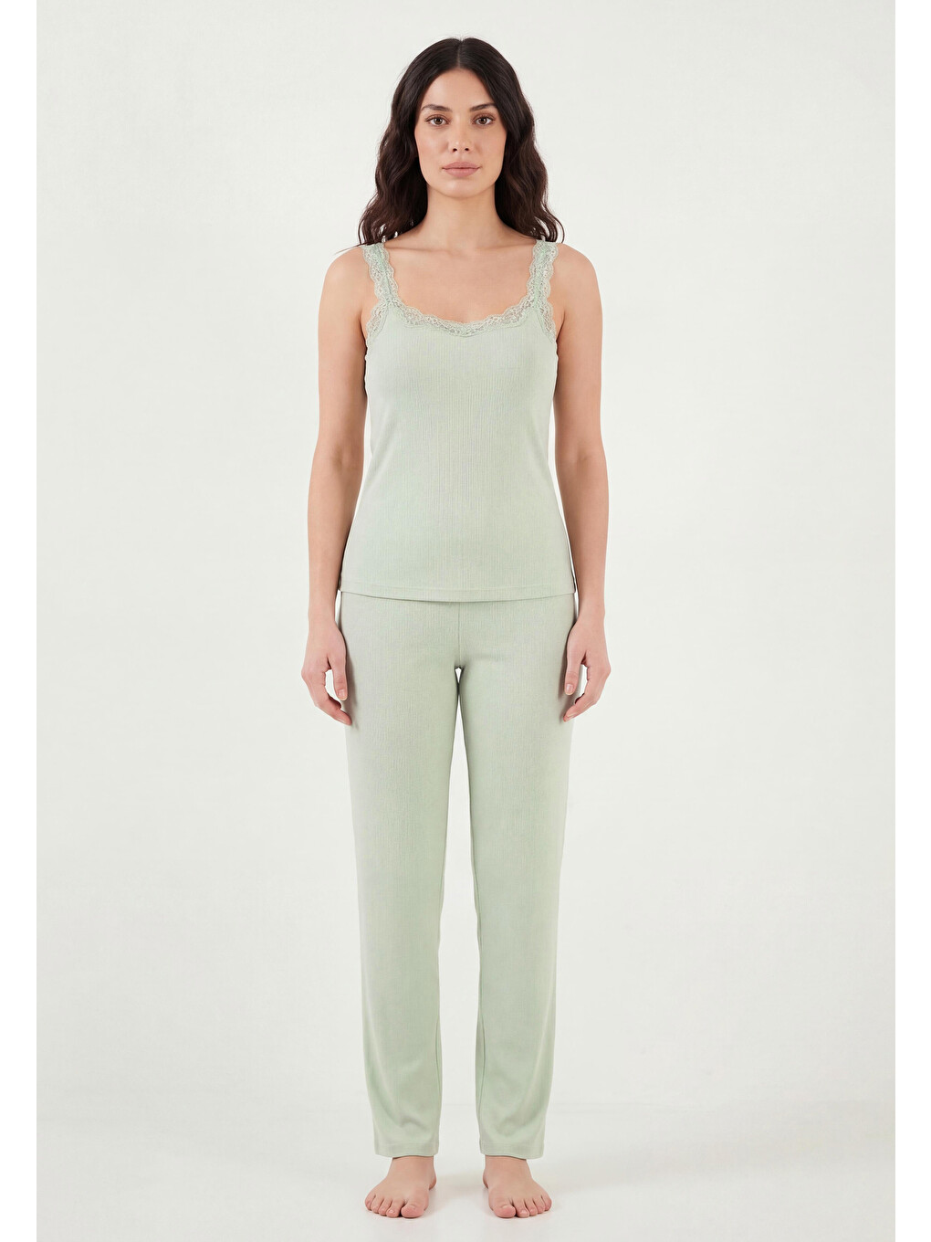 Yeşil Regular Fit Güpür Detaylı Askılı Yuvarlak Yaka Kadın Pijama Takımı 65770822-5