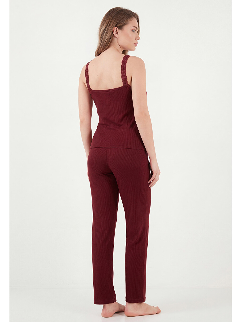 Bordo Regular Fit Güpür Detaylı Askılı Yuvarlak Yaka Kadın Pijama Takımı 65770822-5