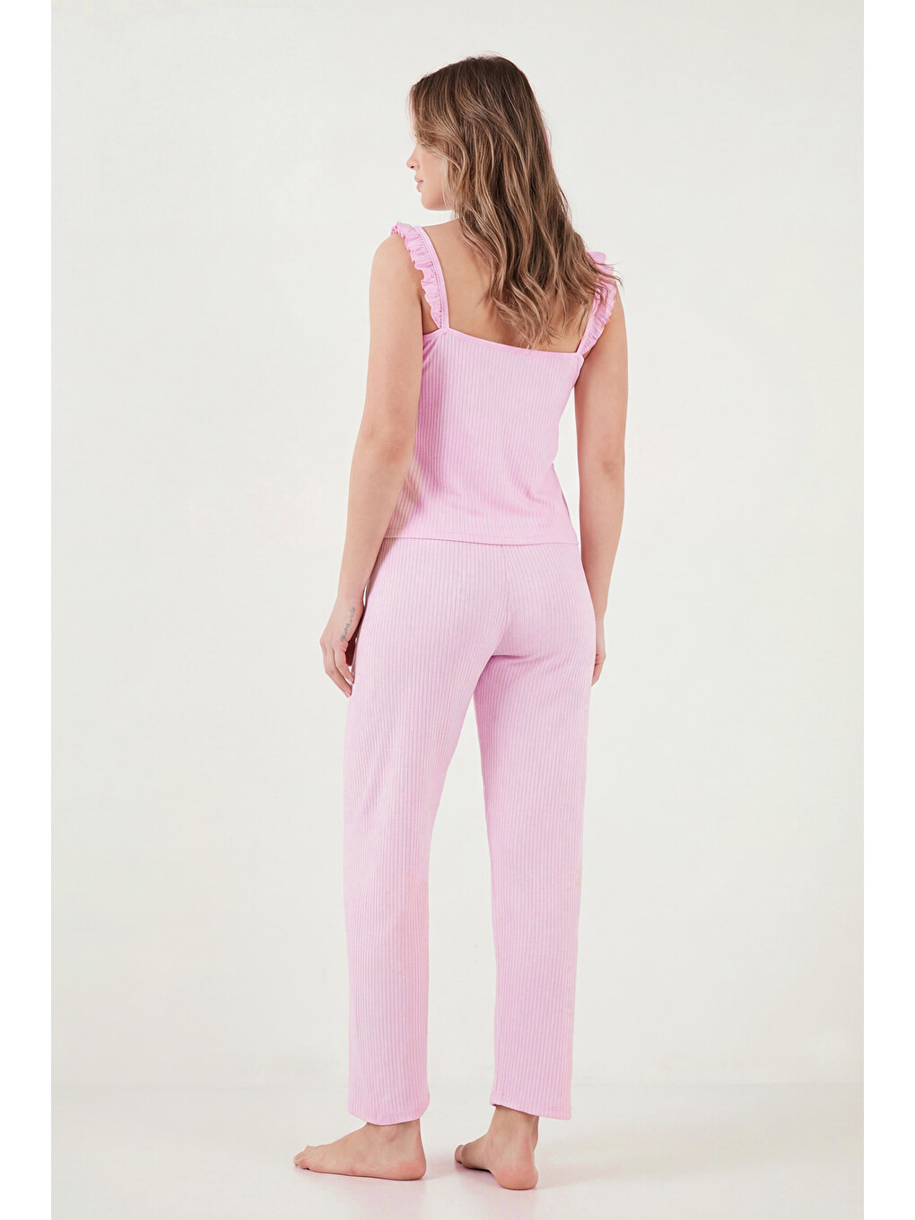 Pembe Fittilli Normal Kalıp Yuvarlak Yaka Fırfır Detaylı İnce Askılı Pijama Takımı 65770715-6