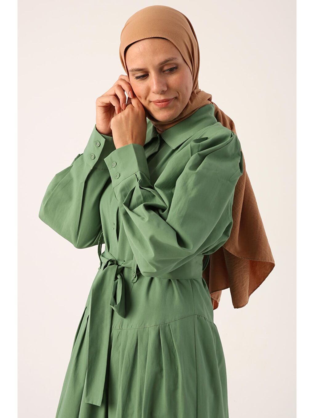 Yeşil Kemerli Balon Kollu Gömlek Elbise-4
