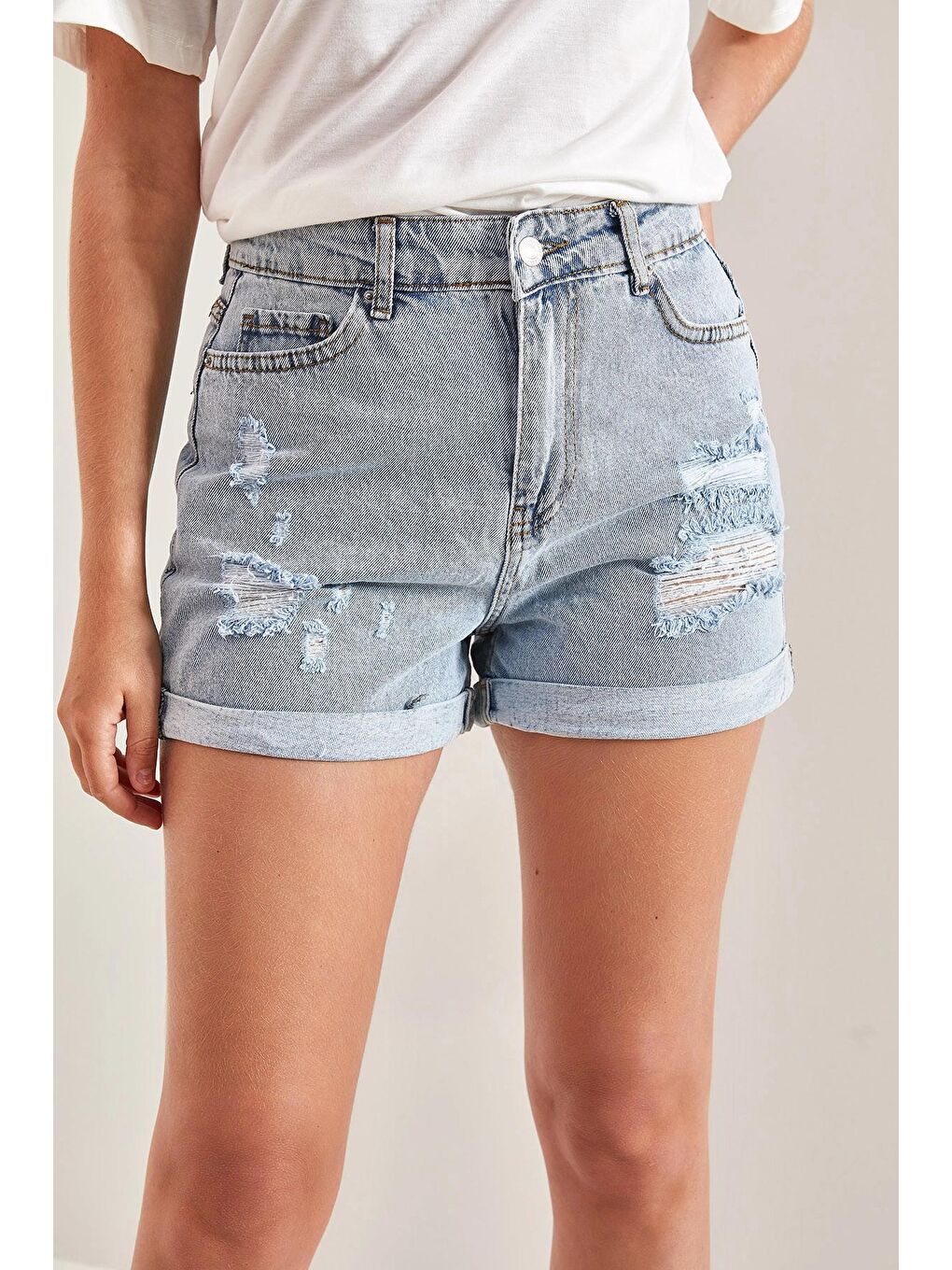 Mavi Kadın Yırtık Detaylı Jean Şort-1