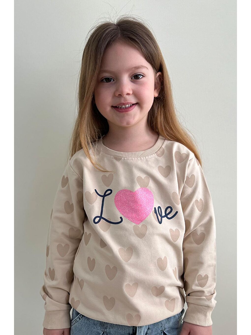 Kız Çocuk Sweatshirt Sevgi Temalı Kalp Desenli Bej (3-5 Yaş)