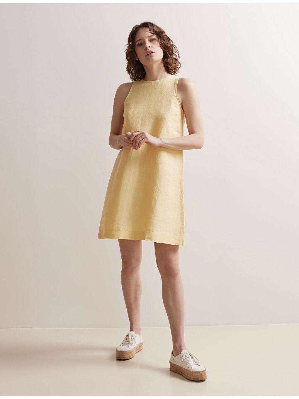 Sarı Düz Kesim Bisiklet Yaka Kolsuz Keten Elbise