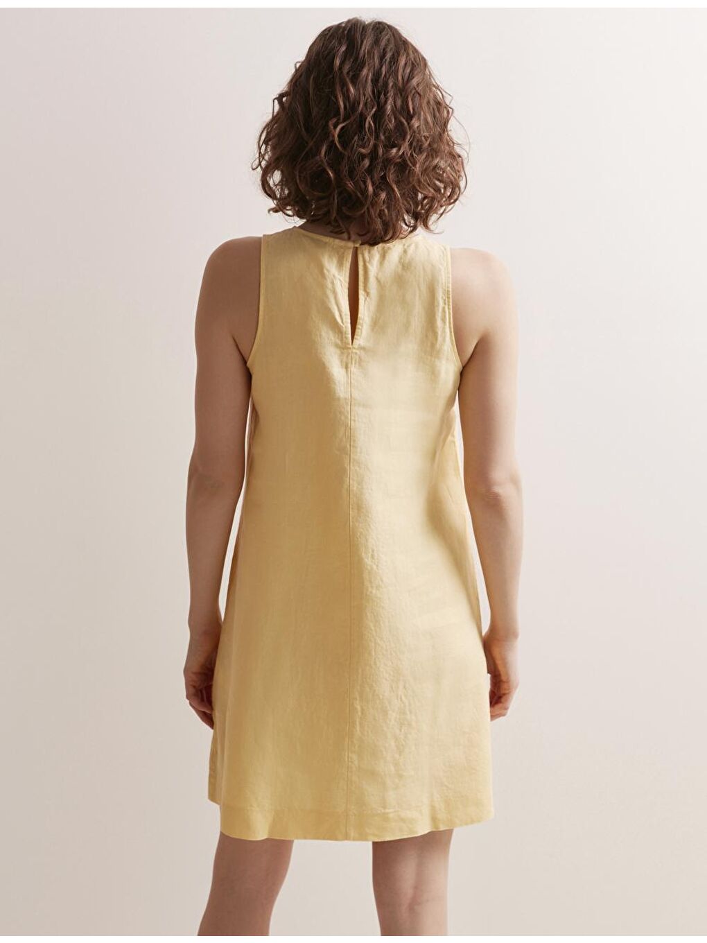 Sarı Düz Kesim Bisiklet Yaka Kolsuz Keten Elbise-3