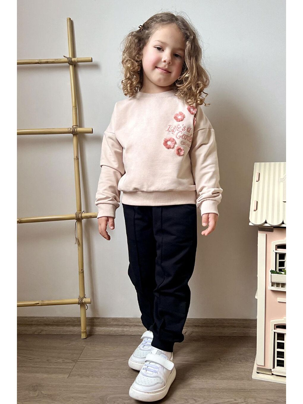 Kız Çocuk Eşofman Takım Slogan Temalı Püsküllü Çiçek Nakışlı Bej (9 Yaş)