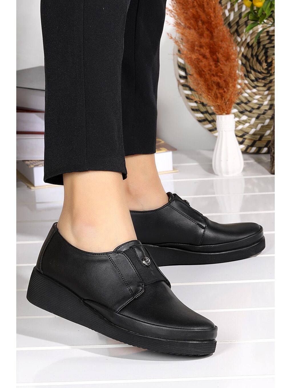 Siyah Rahat Konfor Özel Topuk Jeli Anne Günlük Ayakkabı  D 501-2