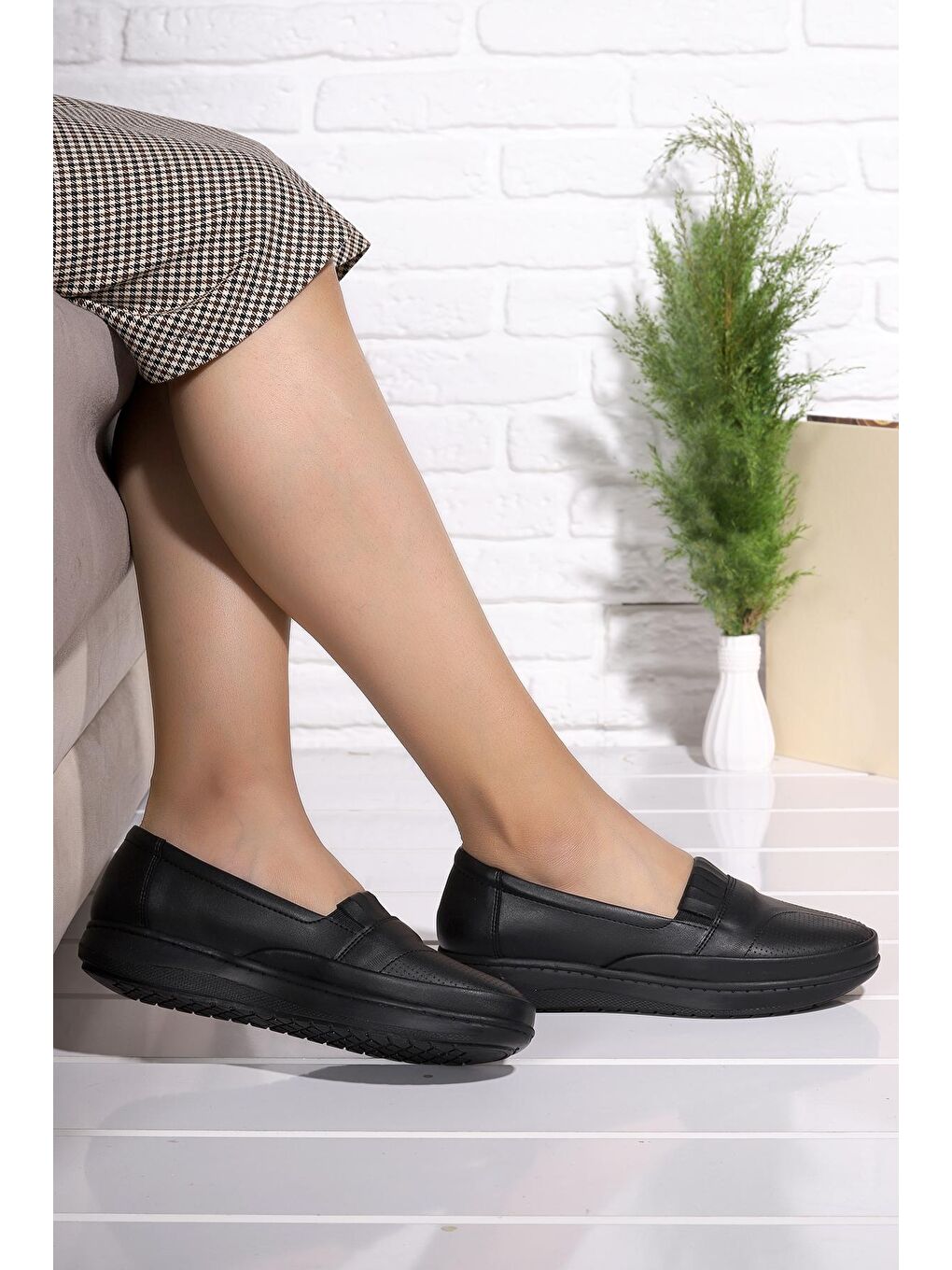 Siyah Rahat Konfor Özel Topuk Jeli Anne Günlük Ayakkabı P 04-1