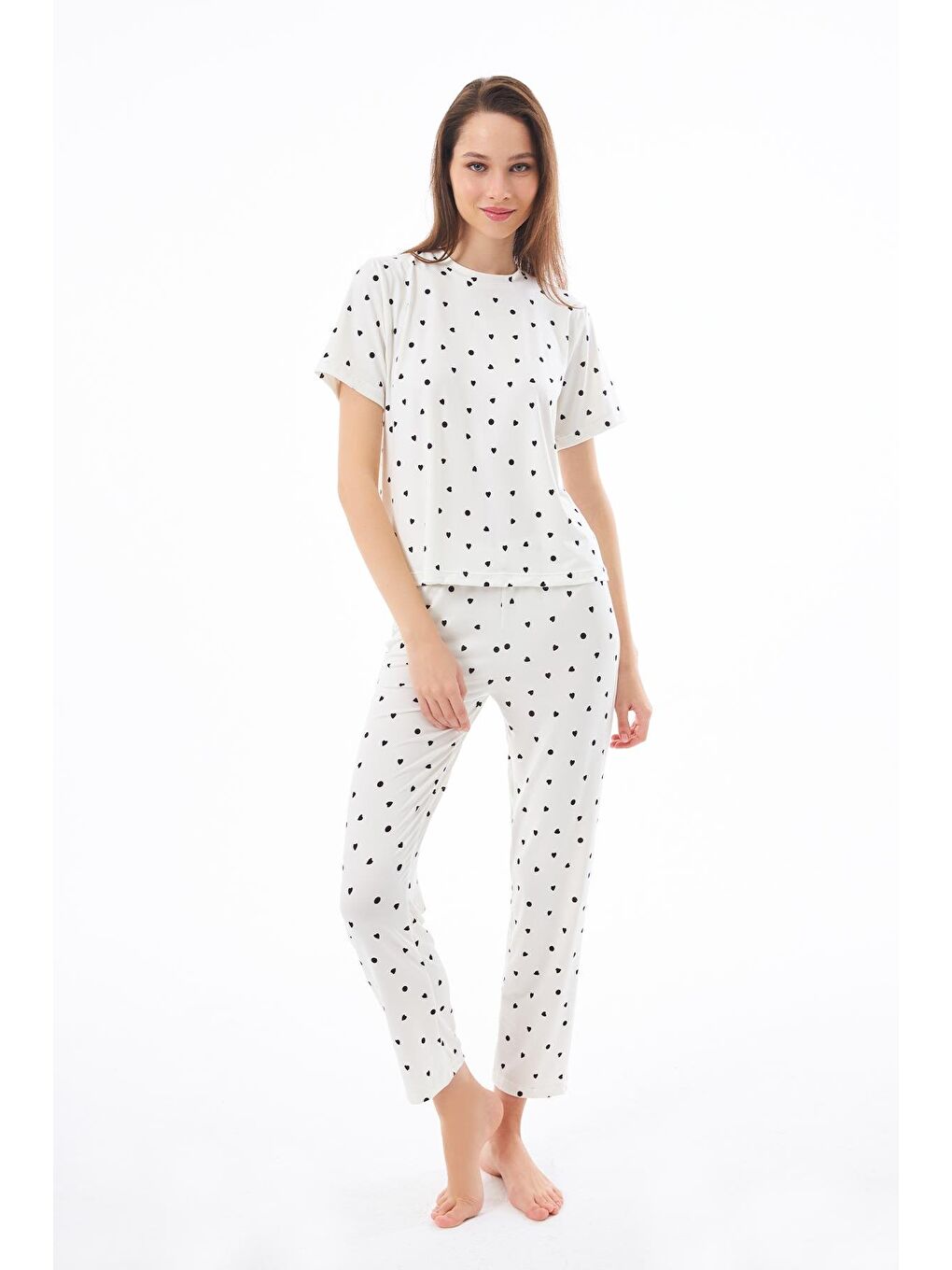 Ekru Premium Kadın Pijama Takımı Krem Kalp Desenli Yumuşak Dokulu Kısa Kollu Bisiklet Yaka