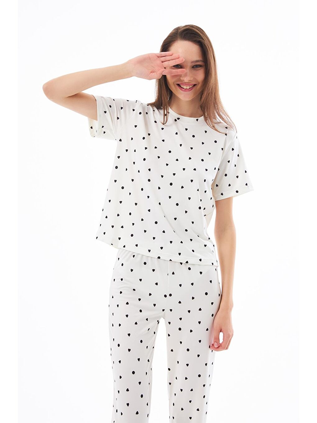 Ekru Premium Kadın Pijama Takımı Krem Kalp Desenli Yumuşak Dokulu Kısa Kollu Bisiklet Yaka-5