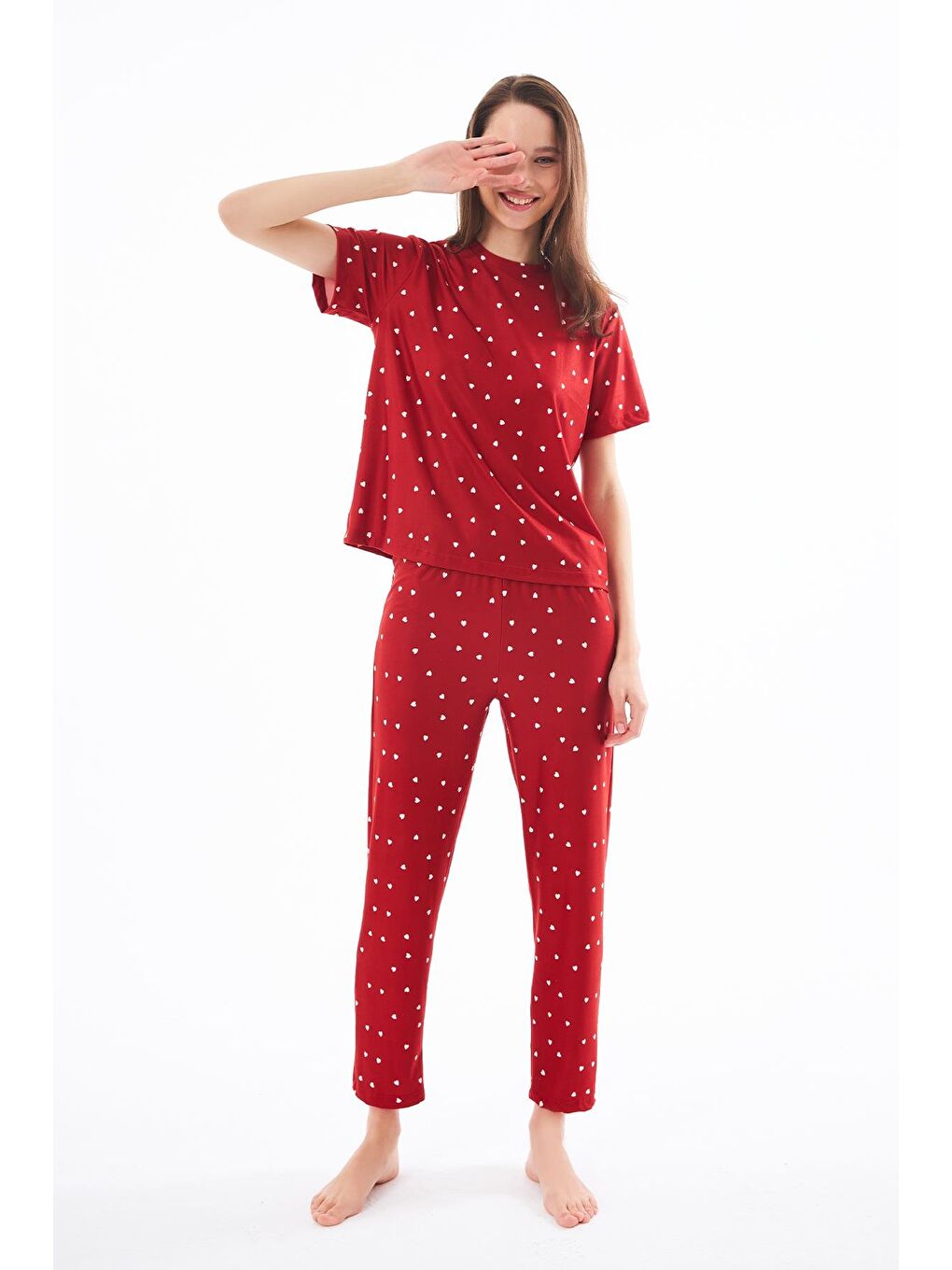 Premium Kadın Pijama Takımı Kırmızı Kalp Desenli Yumuşak Dokulu Kısa Kollu Bisiklet Yaka-3