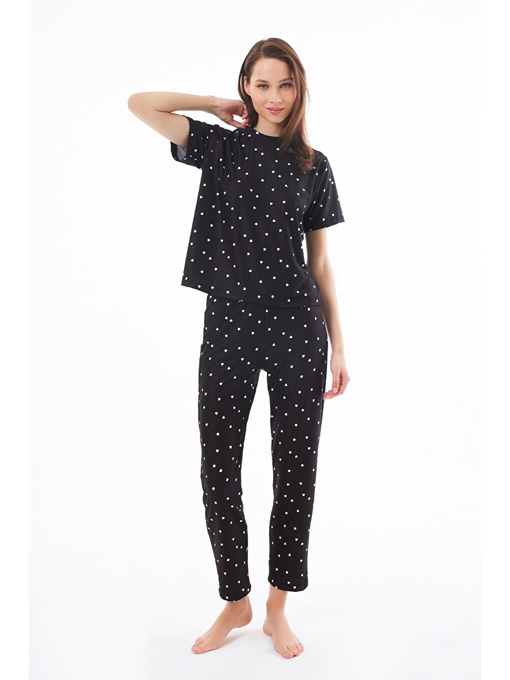 Premium Kadın Pijama Takımı Siyah Kalp Desenli Yumuşak Dokulu Kısa Kollu Bisiklet Yaka