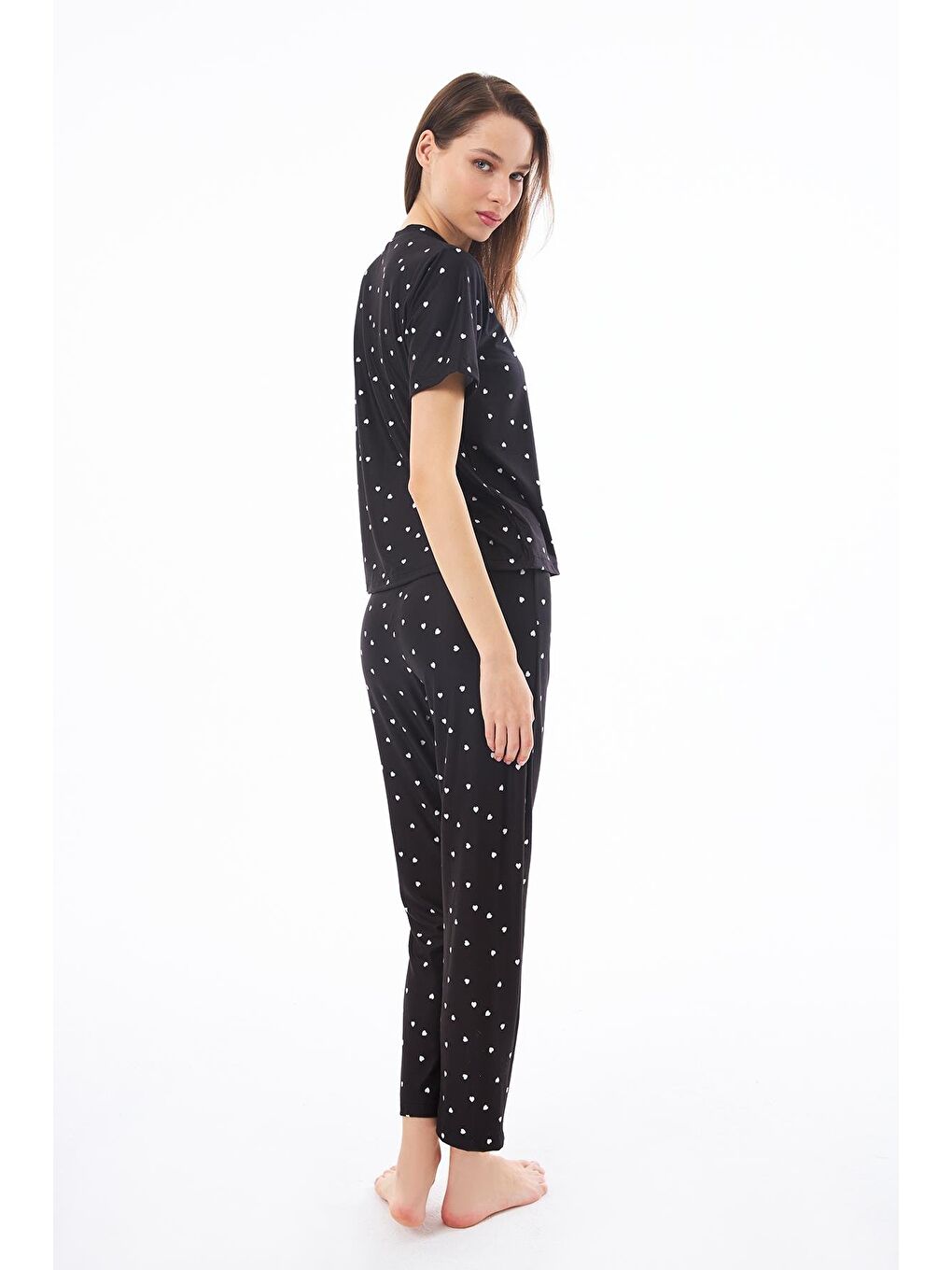 Premium Kadın Pijama Takımı Siyah Kalp Desenli Yumuşak Dokulu Kısa Kollu Bisiklet Yaka-1