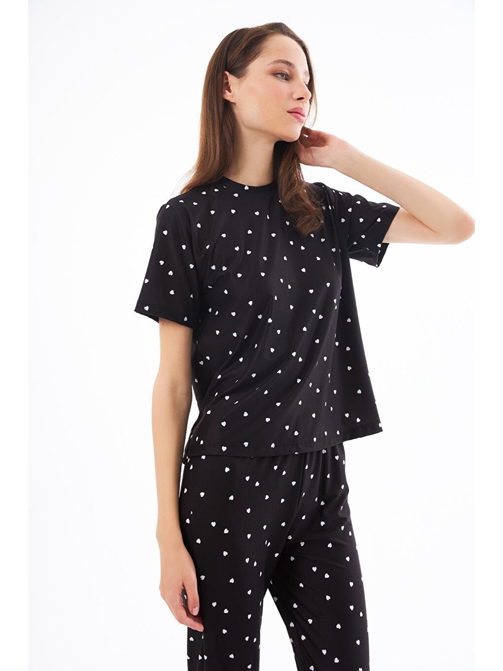 Premium Kadın Pijama Takımı Siyah Kalp Desenli Yumuşak Dokulu Kısa Kollu Bisiklet Yaka-2