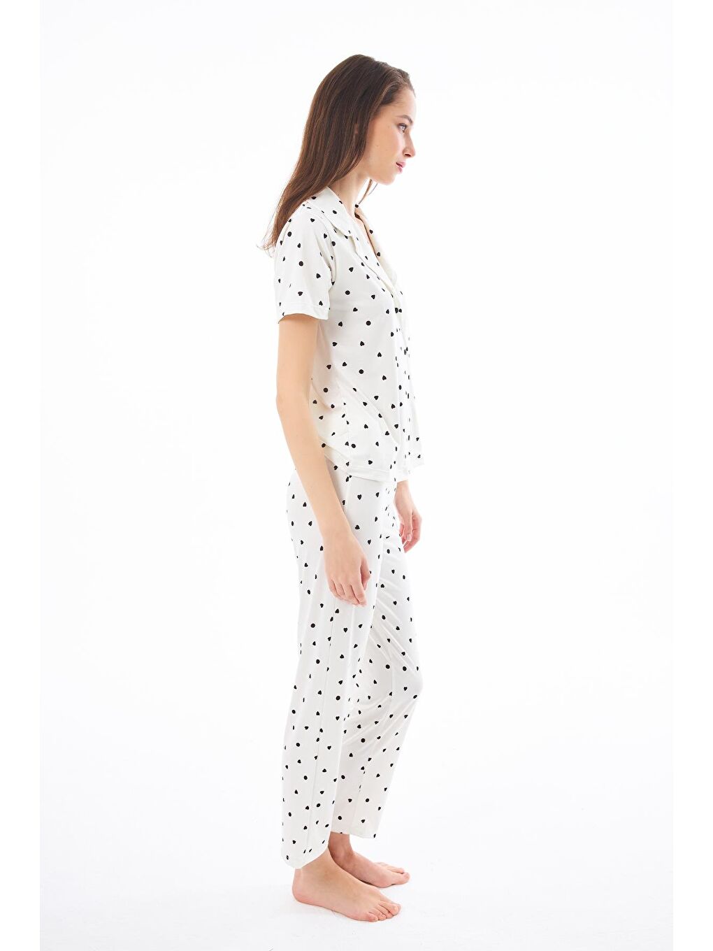Ekru Premium Kadın Pijama Takımı Krem Kalp Desenli Yumuşak Dokulu Kısa Kollu Gömlek Yaka-3