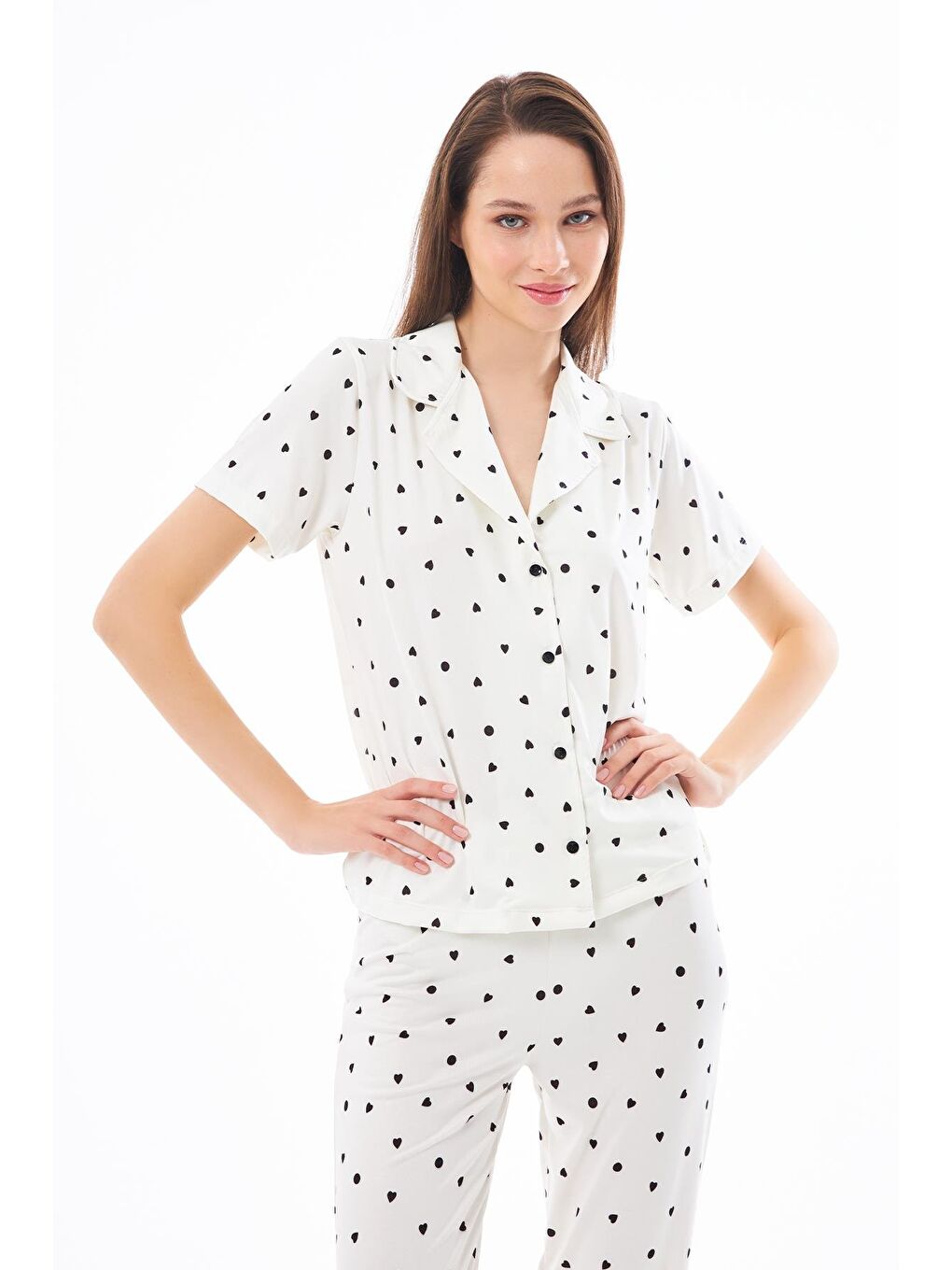 Ekru Premium Kadın Pijama Takımı Krem Kalp Desenli Yumuşak Dokulu Kısa Kollu Gömlek Yaka-6