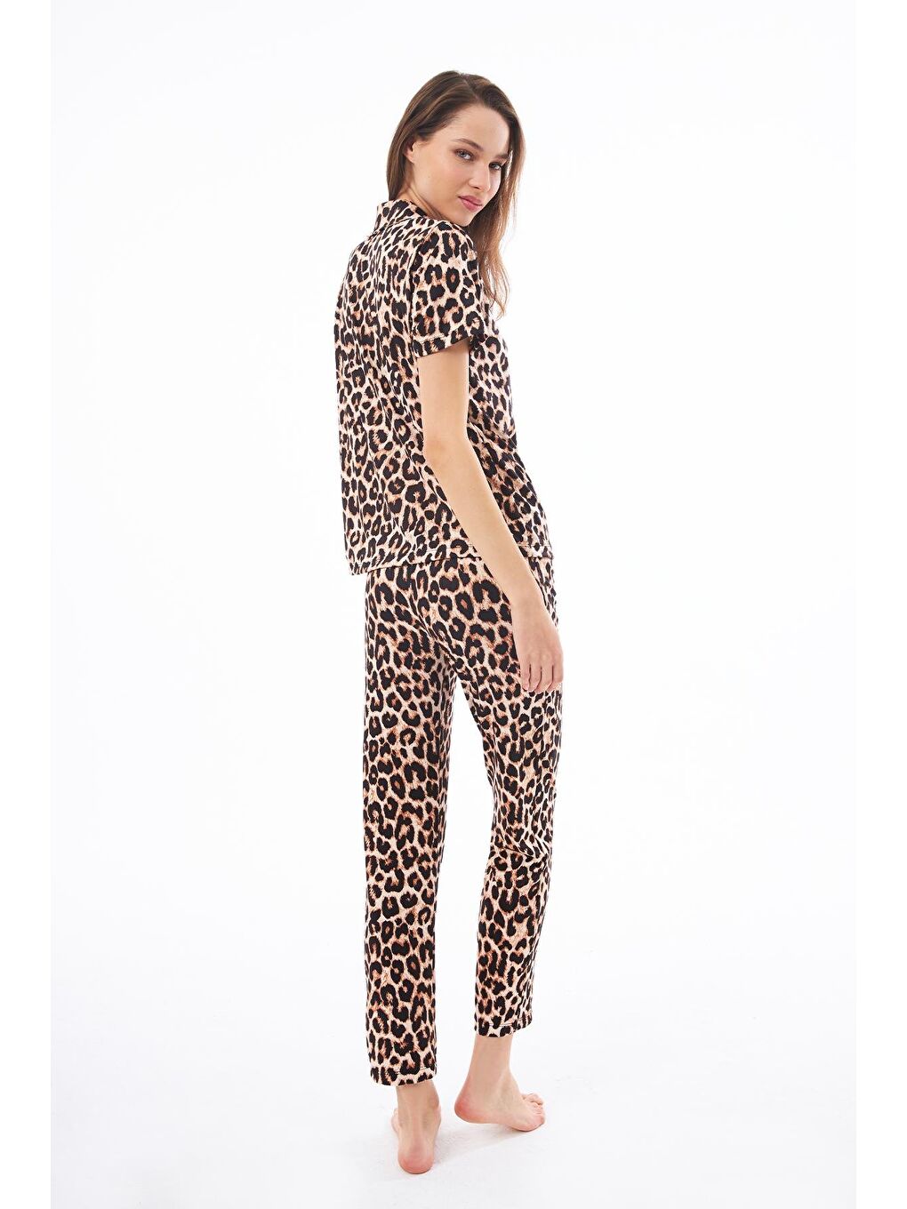 Sarı Premium Kadın Pijama Takımı Leopar Desenli Yumuşak Dokulu Kısa Kollu Gömlek Yaka-1