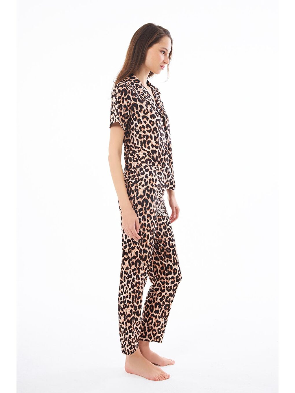 Sarı Premium Kadın Pijama Takımı Leopar Desenli Yumuşak Dokulu Kısa Kollu Gömlek Yaka-3