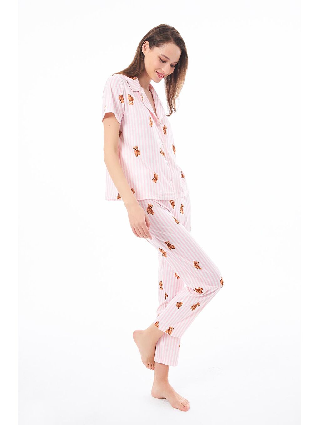Pembe Premium Kadın Pijama Takımı Krem Ayıcık Desenli Yumuşak Dokulu Kısa Kollu Gömlek Yaka-2