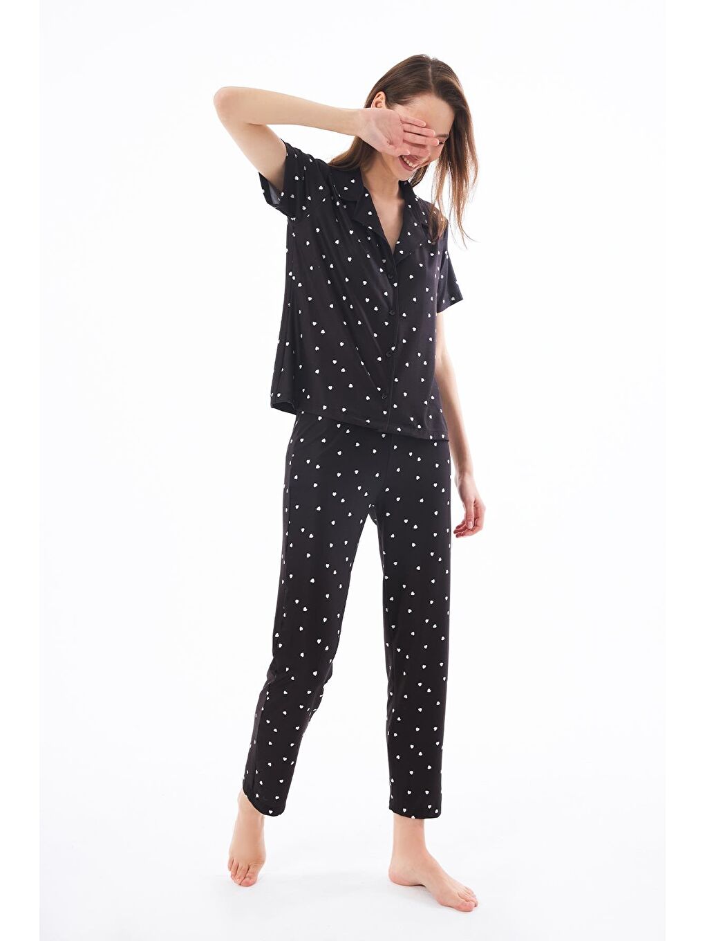 Premium Kadın Pijama Takımı Siyah Kalp Desenli Yumuşak Dokulu Kısa Kollu Gömlek Yaka-4