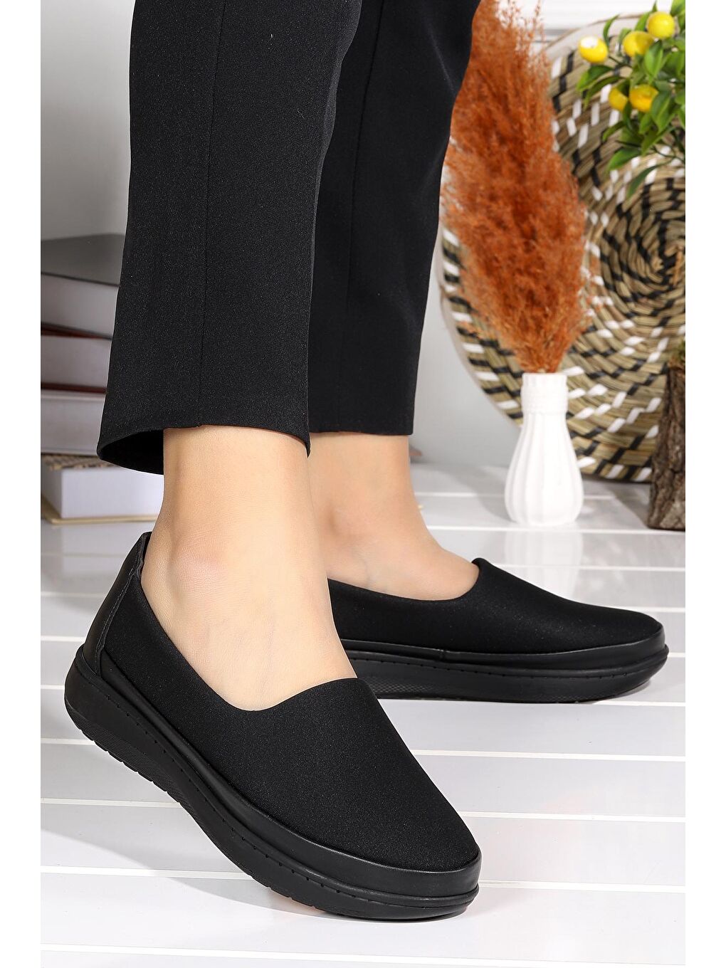 Siyah Rahat Konfor Özel Topuk Jeli Anne Günlük Ayakkabı P 58-1